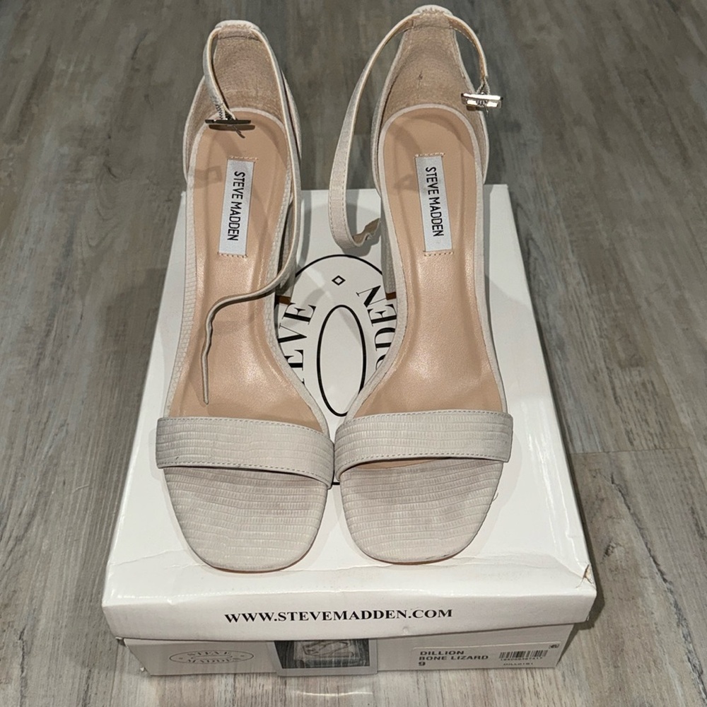 Steve Madden: Gently Used - Bone Colored Heels Size 9 With Box
